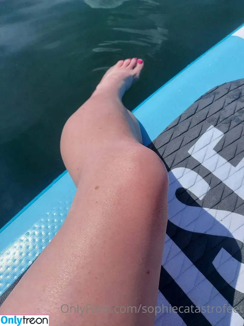 sophiecatastrofeet nude photo #0006 (thecatastrophicpiece)