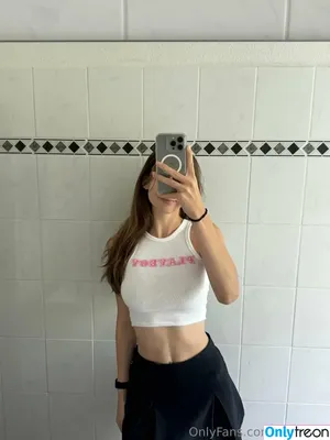 SophieKC nude photo #0024