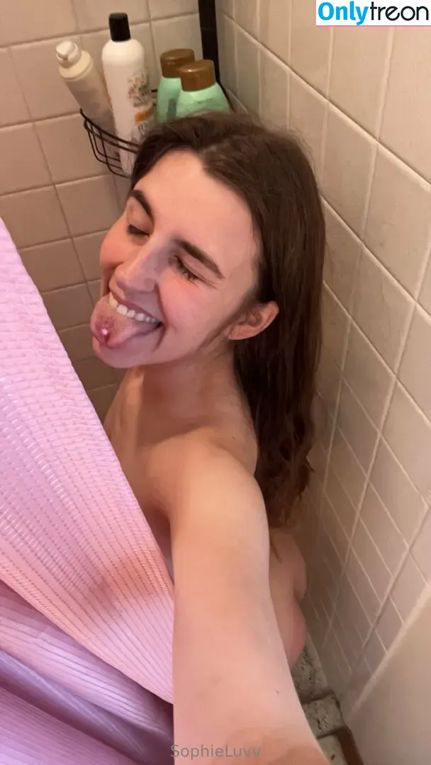 sophieluvv nude photo #0051 (sophieluv)