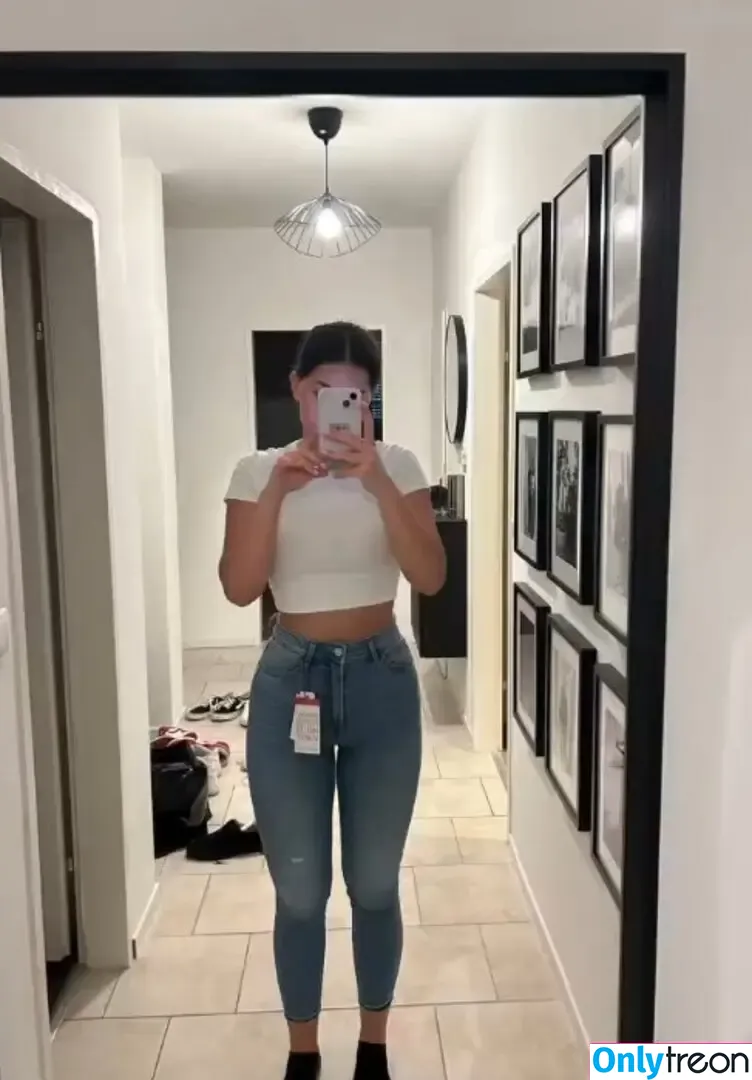 sophmrie nude photo #0017 (sophmrie)