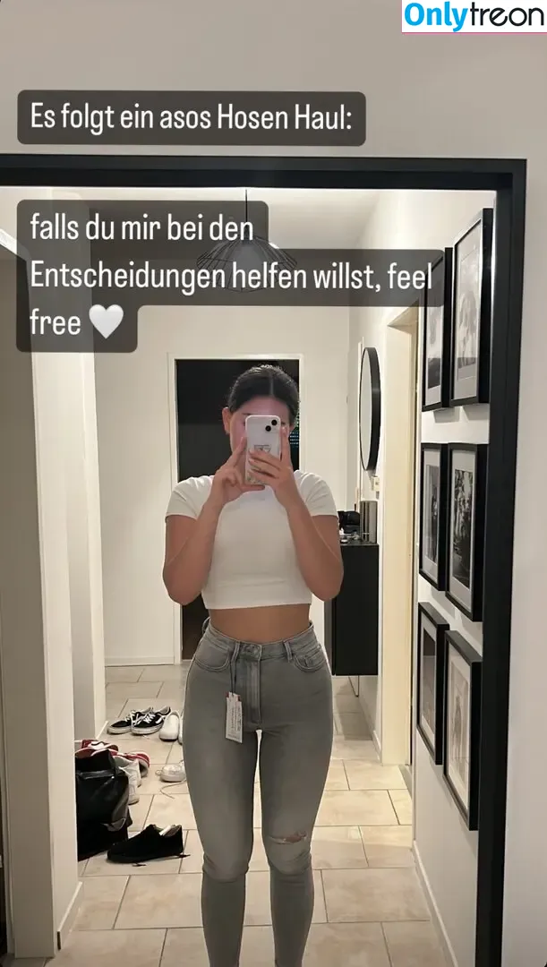 sophmrie nude photo #0027 (sophmrie)