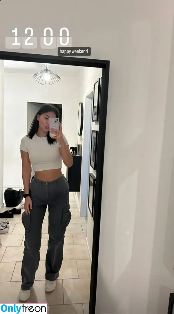 sophmrie nude photo #0034 (sophmrie)