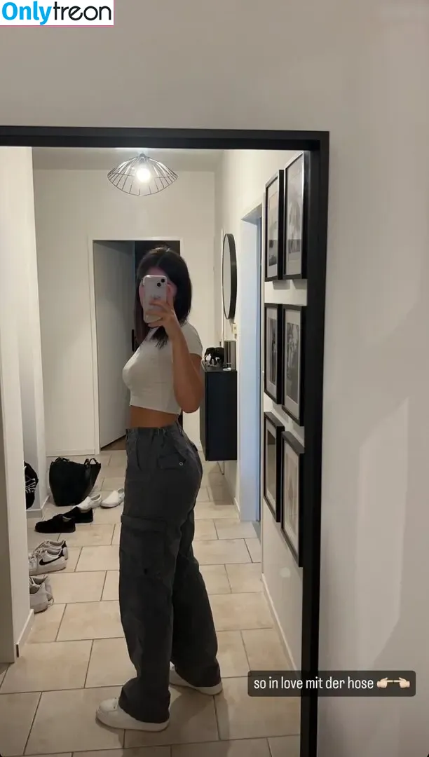 sophmrie nude photo #0035 (sophmrie)