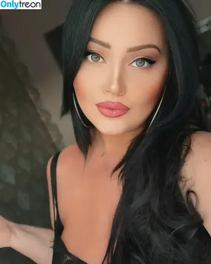 Sopo Shariqadze / soposhariqadze nude photo #0015