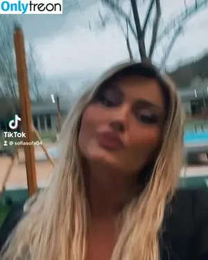 Sopo Shariqadze / soposhariqadze nude photo #0077