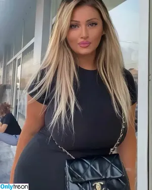 Sopo Shariqadze / soposhariqadze nude photo #0078