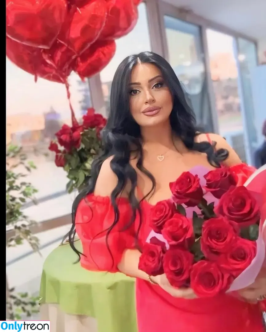 Sopo Shariqadze nude photo #0002 (soposhariqadze)