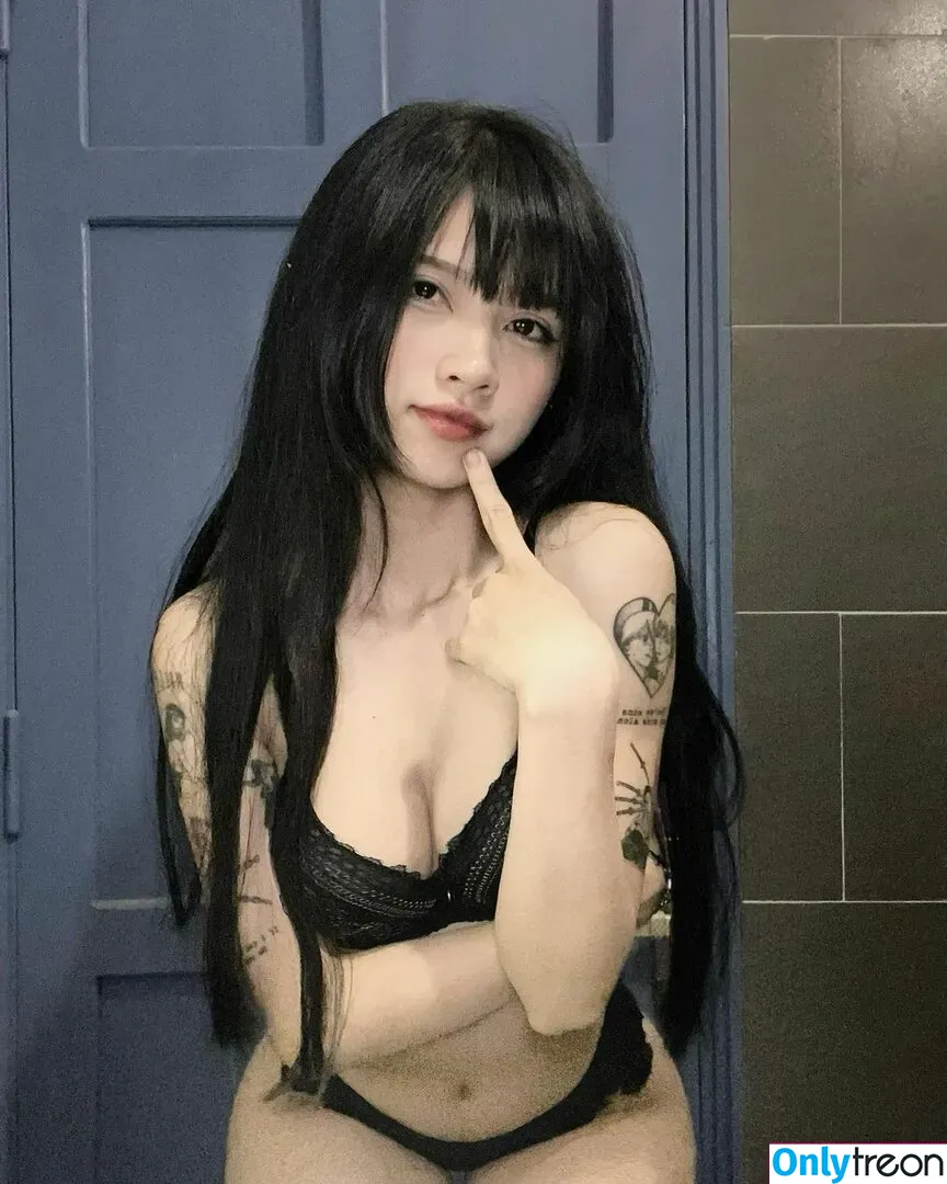 sorrylylyy nude photo #0003 (sorrylylyy)