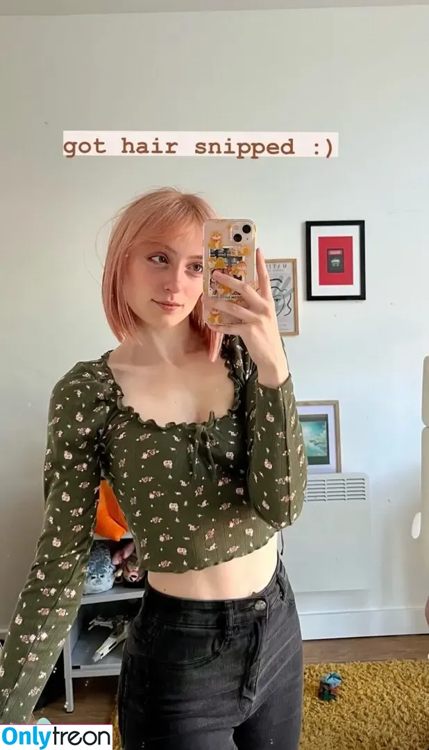 Soupforeloise nude photo #0004 (help)