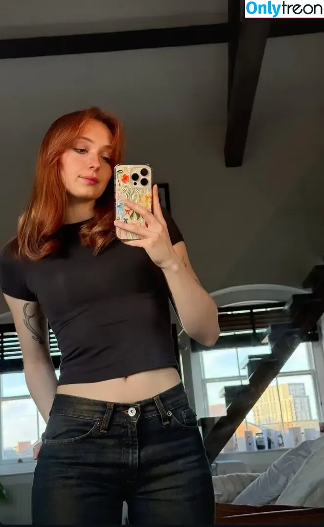 Soupforeloise nude photo #0037 (help)