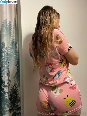 sourskittles27 / aheckingheck nude photo #0012