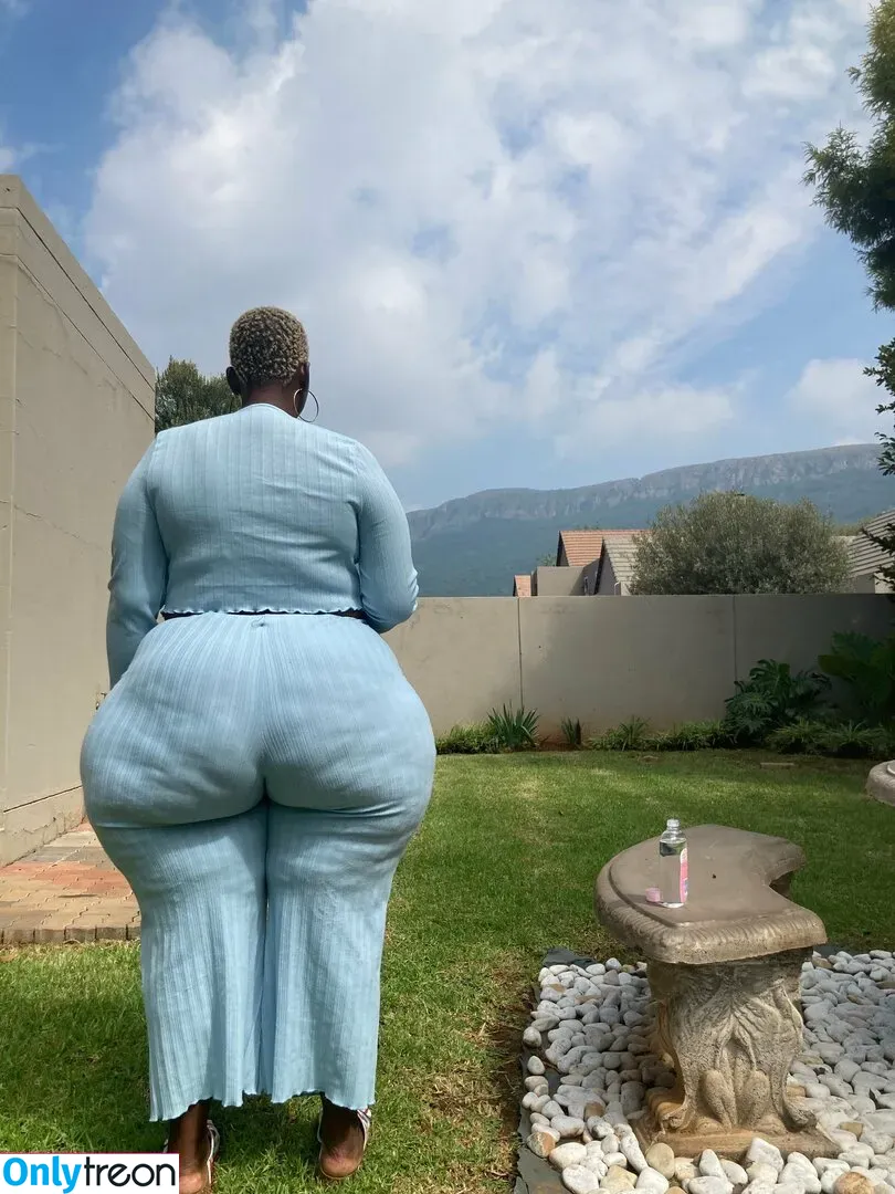 South African Thick nude photo #0002 (african.babez / the_real_liso)