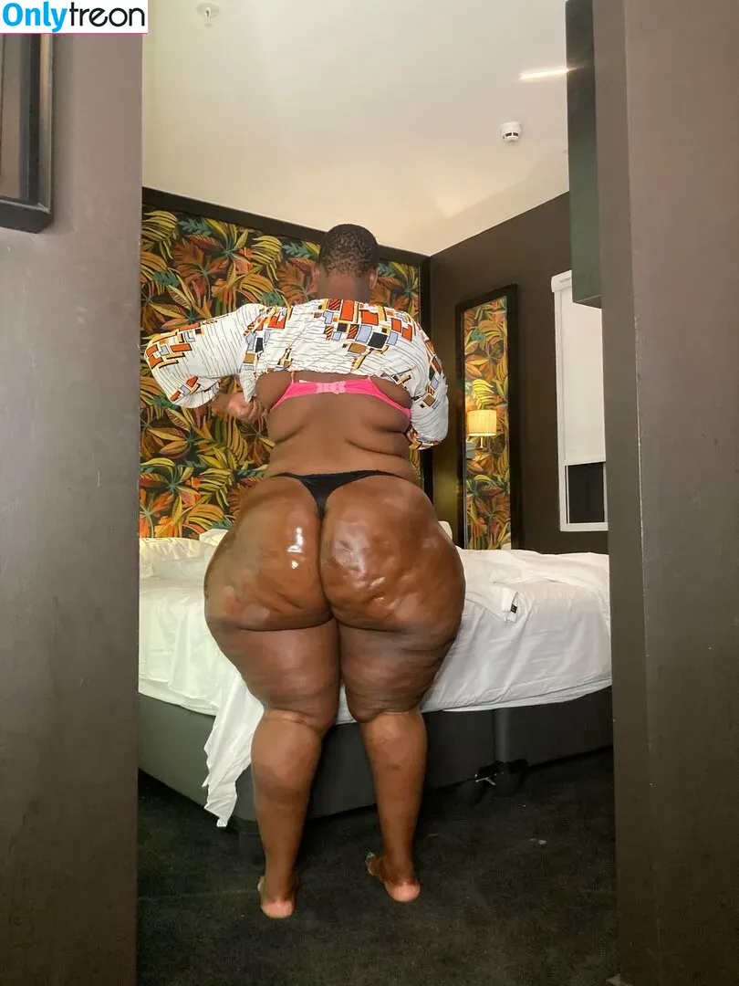 South African Thick nude photo #0003 (african.babez / the_real_liso)