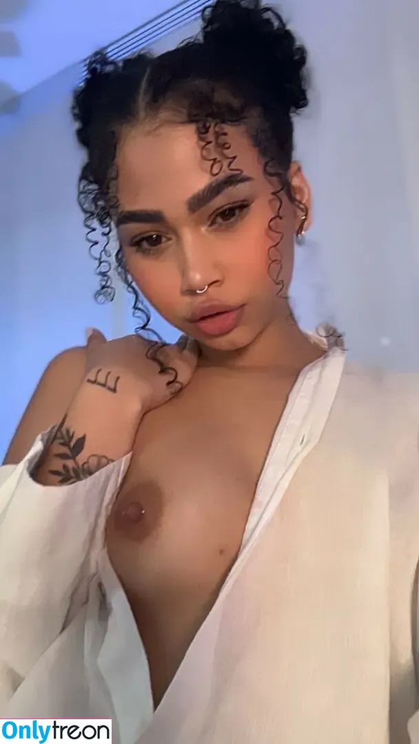 soylianh голая photo #0001 (soylianh)