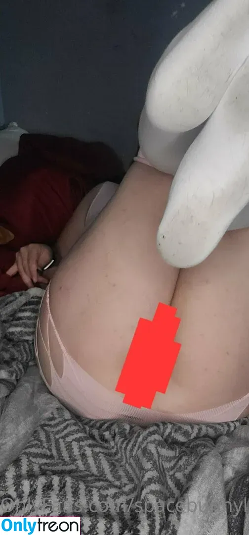 spacebunnylunafree nude photo #0001 (merlinhu04199635)