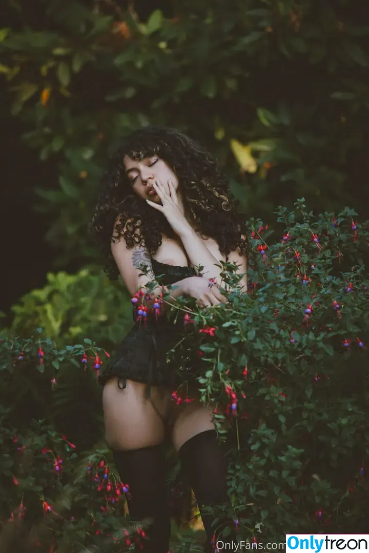 Spicymarii nude photo #0221 (lilfairymari / spicymari)