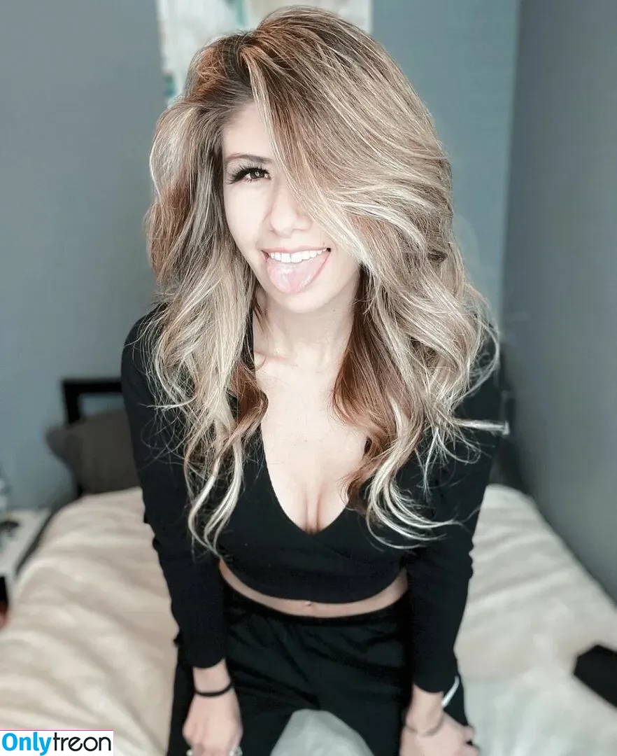 Spookyinternetgf голая photo #0001 (sky / skylinn)