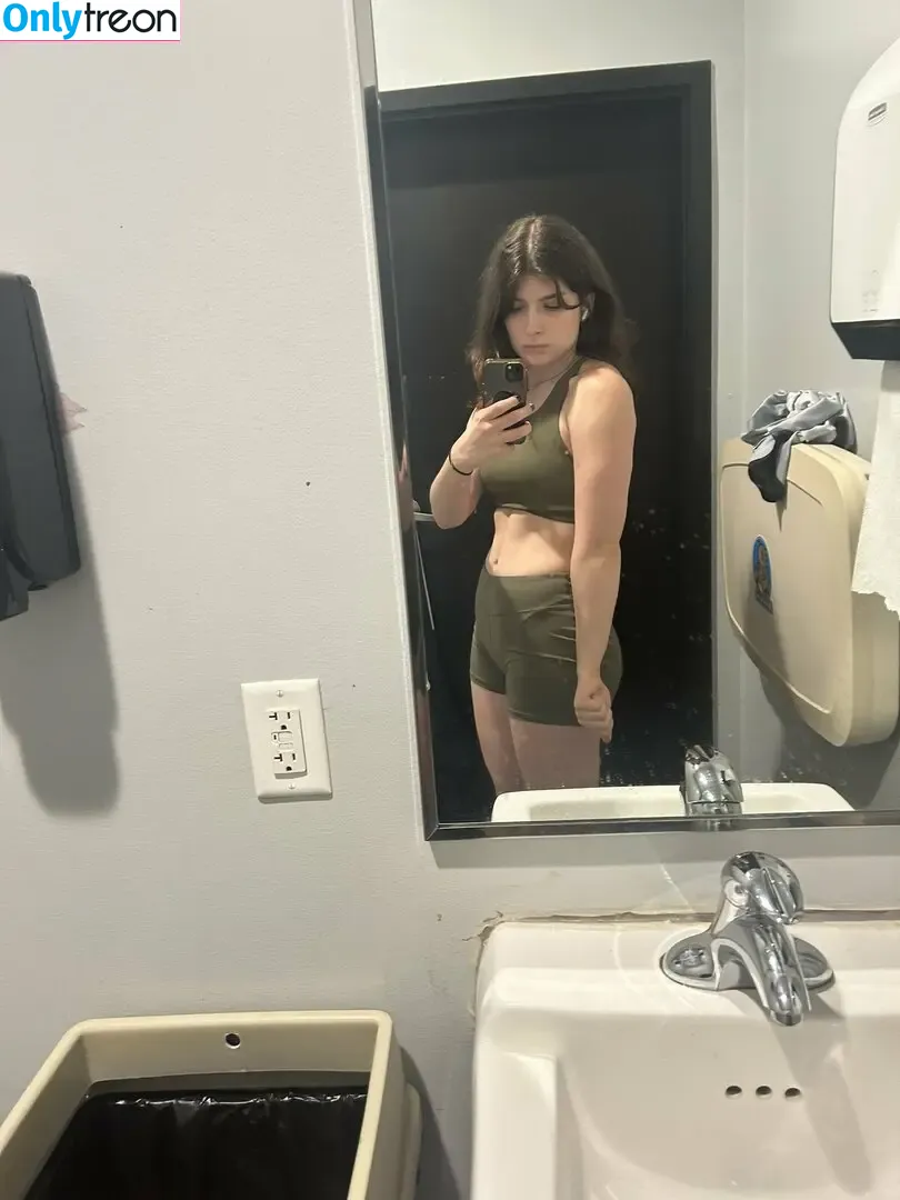 Squirtstain nude photo #0053 (wormfluencer / yikesali)