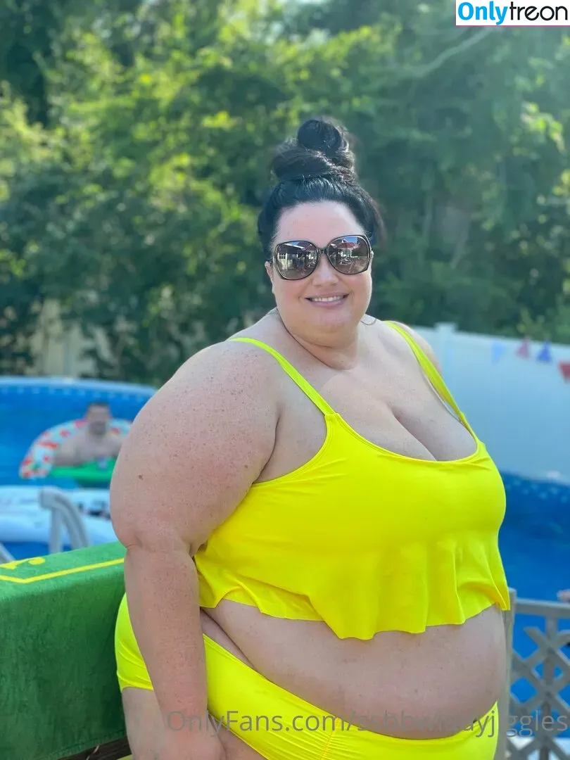 ssbbwladyjiggles nude photo #0067 (ssbbwladyjiggles)