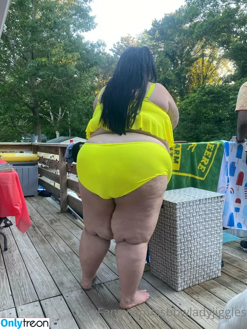 ssbbwladyjiggles nude photo #0068 (ssbbwladyjiggles)