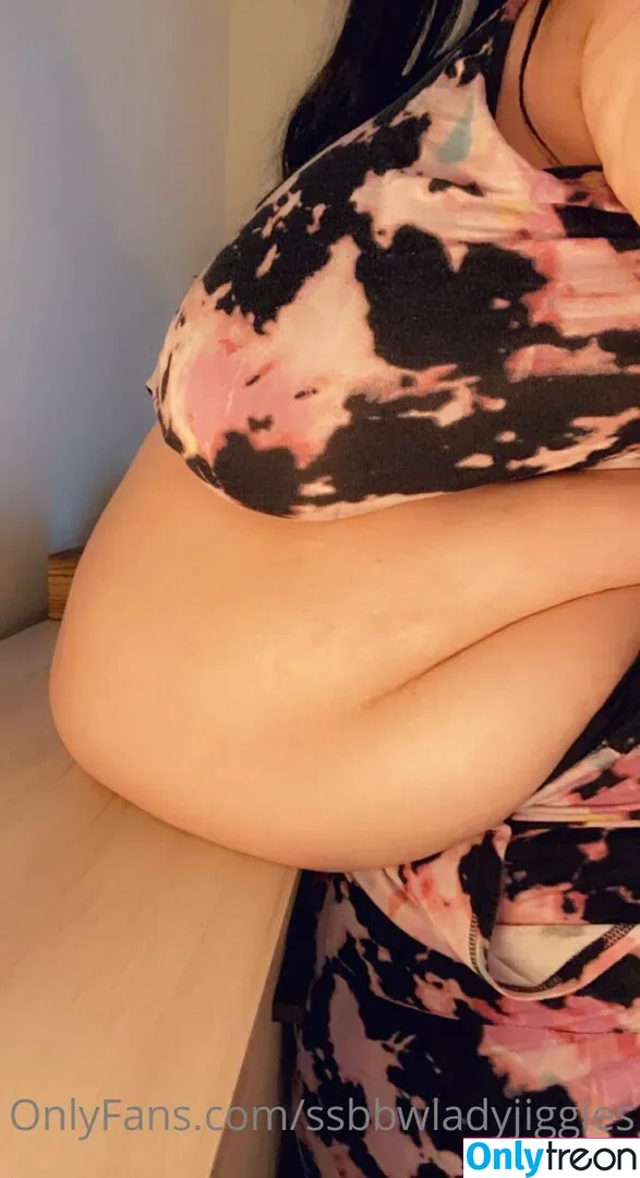 ssbbwladyjiggles nude photo #0078 (ssbbwladyjiggles)