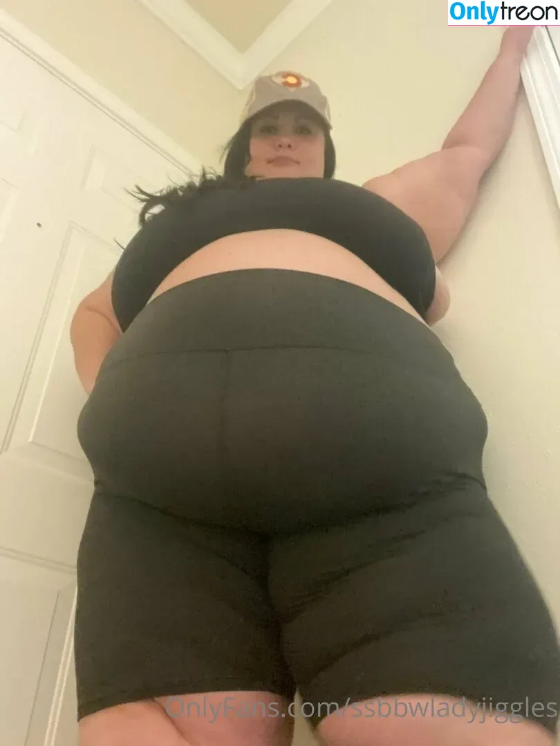 ssbbwladyjiggles nude photo #0089 (ssbbwladyjiggles)