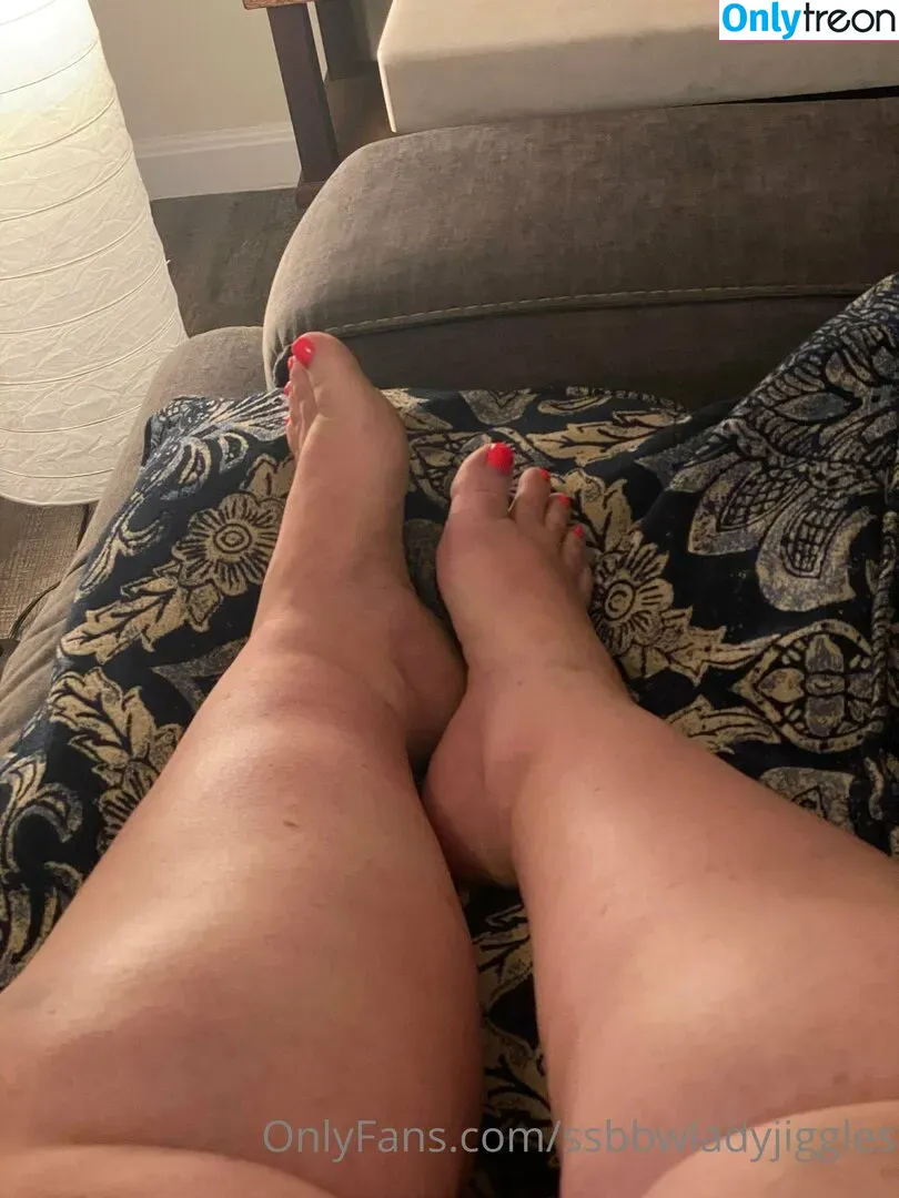ssbbwladyjiggles nude photo #0095 (ssbbwladyjiggles)