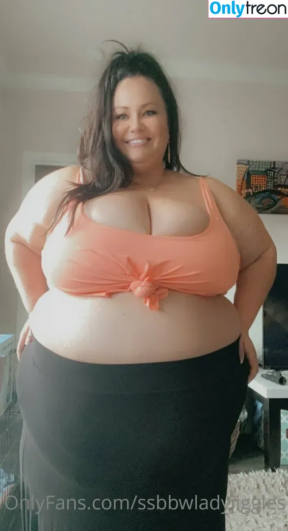 ssbbwladyjiggles nude photo #0102 (ssbbwladyjiggles)