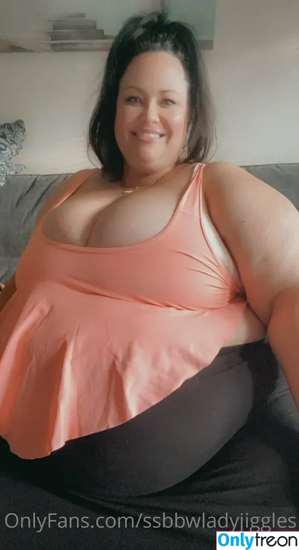 ssbbwladyjiggles nude photo #0108 (ssbbwladyjiggles)