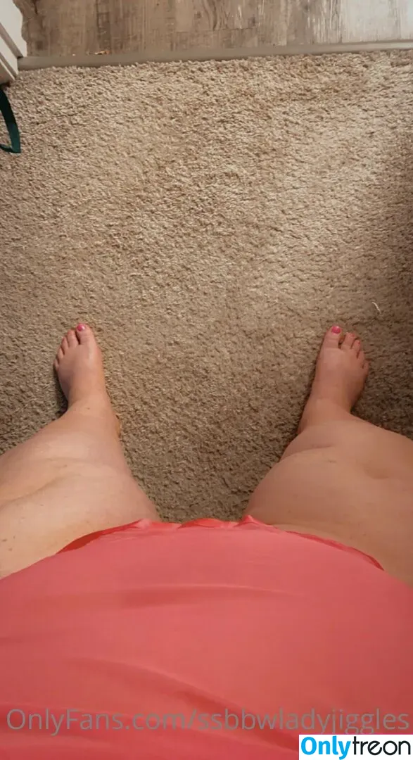 ssbbwladyjiggles nude photo #0135 (ssbbwladyjiggles)