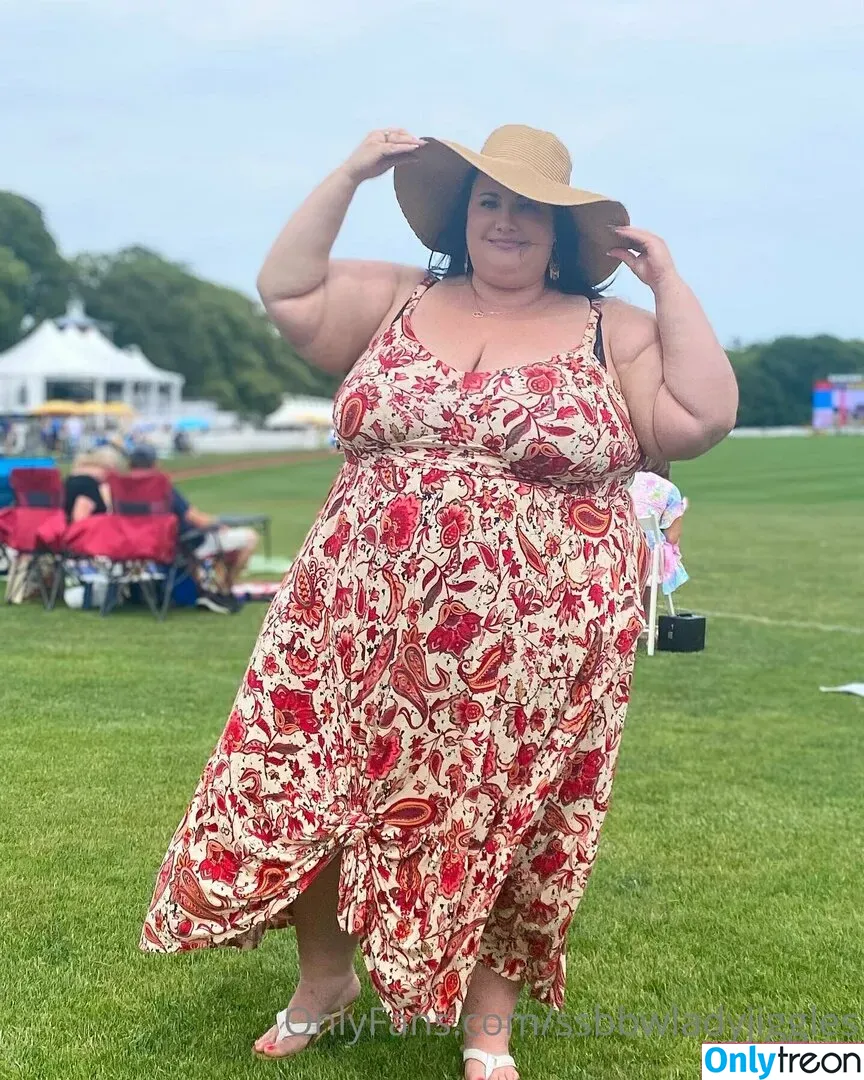 ssbbwladyjiggles nude photo #0139 (ssbbwladyjiggles)