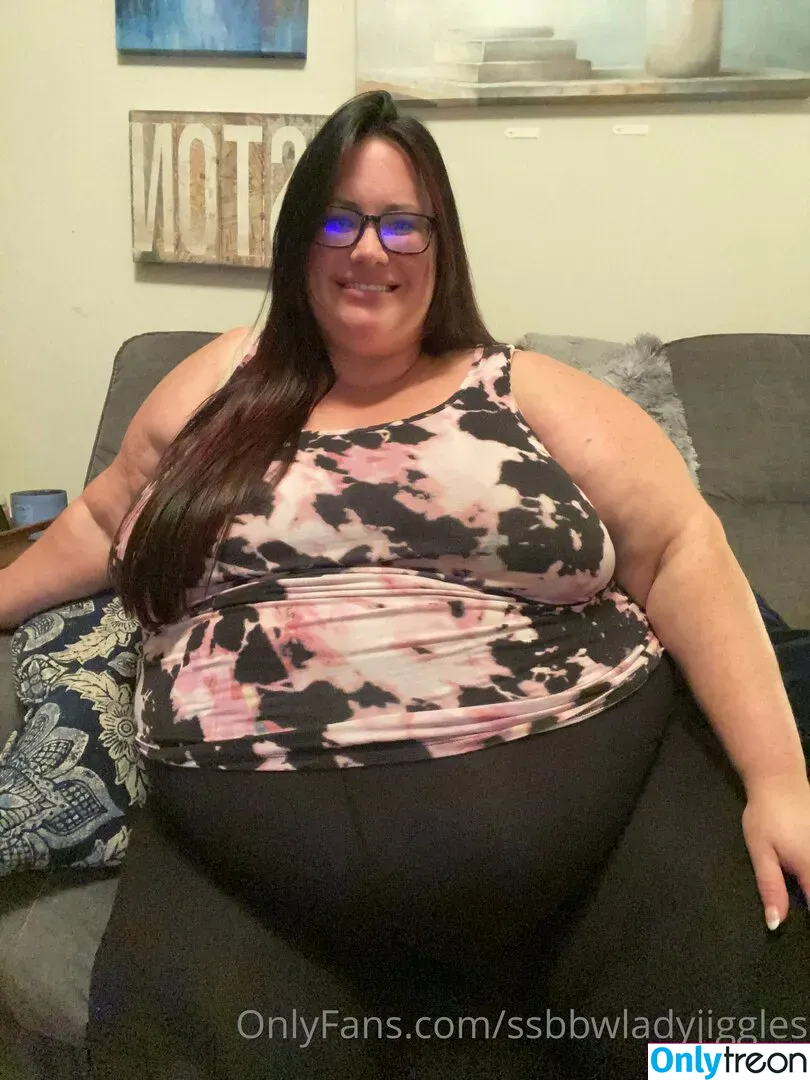 ssbbwladyjiggles nude photo #0154 (ssbbwladyjiggles)
