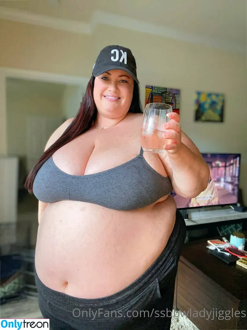 ssbbwladyjiggles nude photo #0221 (ssbbwladyjiggles)