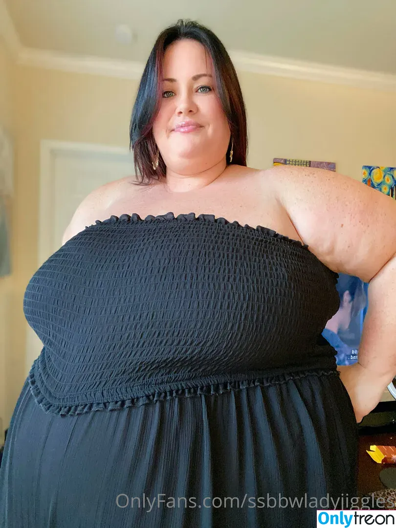 ssbbwladyjiggles nude photo #0238 (ssbbwladyjiggles)