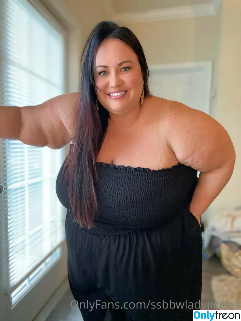 ssbbwladyjiggles nude photo #0241 (ssbbwladyjiggles)