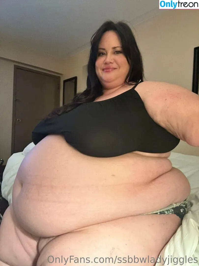 ssbbwladyjiggles nude photo #0429 (ssbbwladyjiggles)