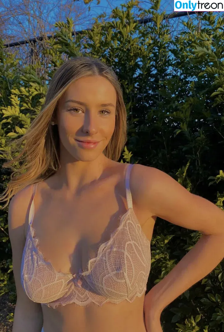 ssiennakolesnyk nude photo #0027 (Sienna Kolesnyk)