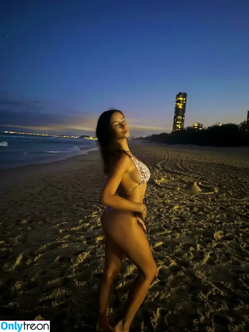 ssiennakolesnyk голая photo #0112 (Sienna Kolesnyk)