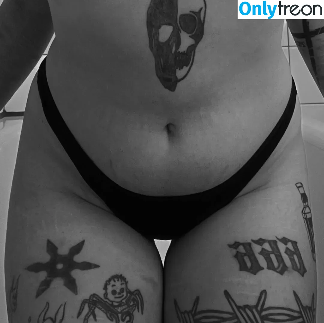 ssmzh_ nude photo #0003 (sophiesmzh / user)