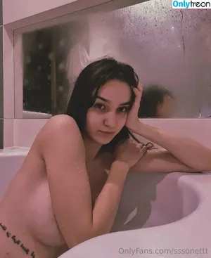  nude photo #0024