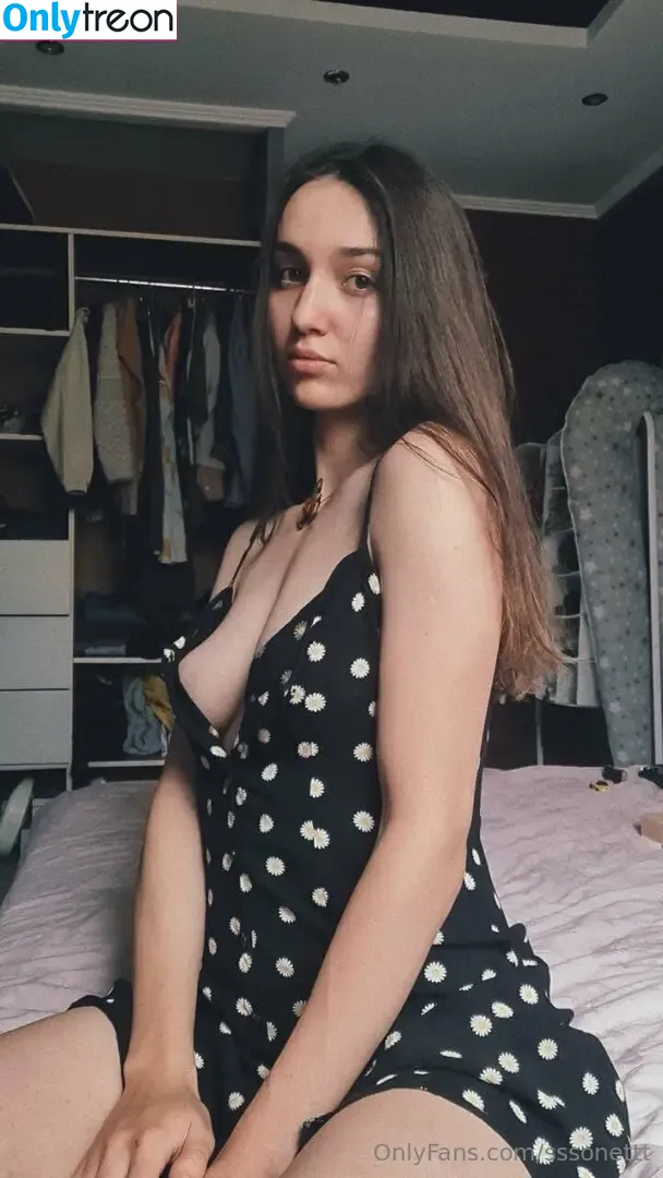 sssonettt nude photo #0086 (sssonettt)