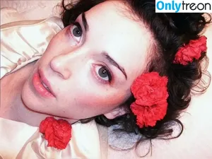 St Vincent / Annie Erin Clark / muddaub / st_vincent nude photo #0214