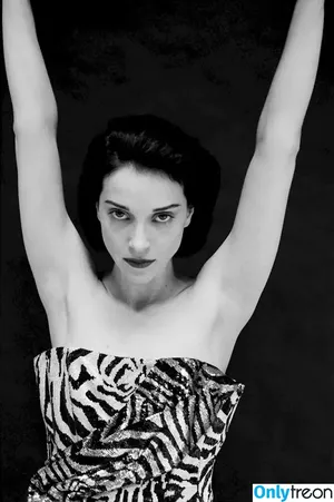 St Vincent / Annie Erin Clark / muddaub / st_vincent nude photo #0223