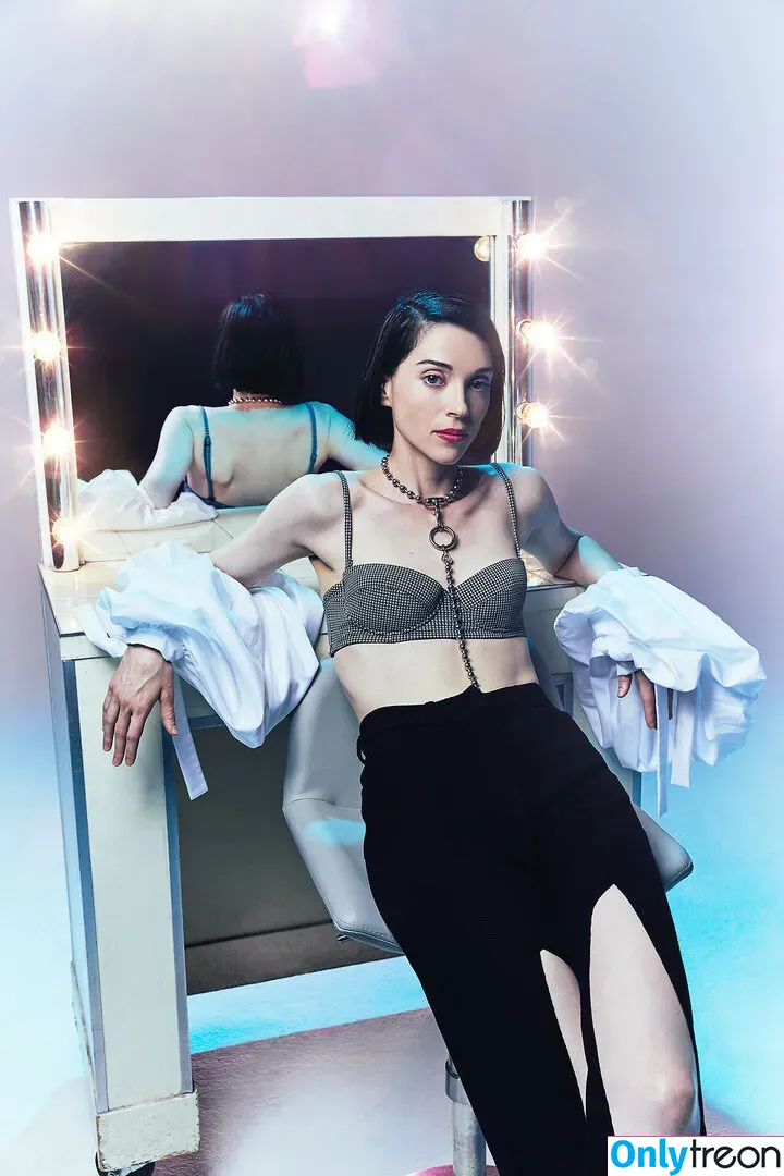 St Vincent голая photo #0034 (Annie Erin Clark / muddaub / st_vincent)