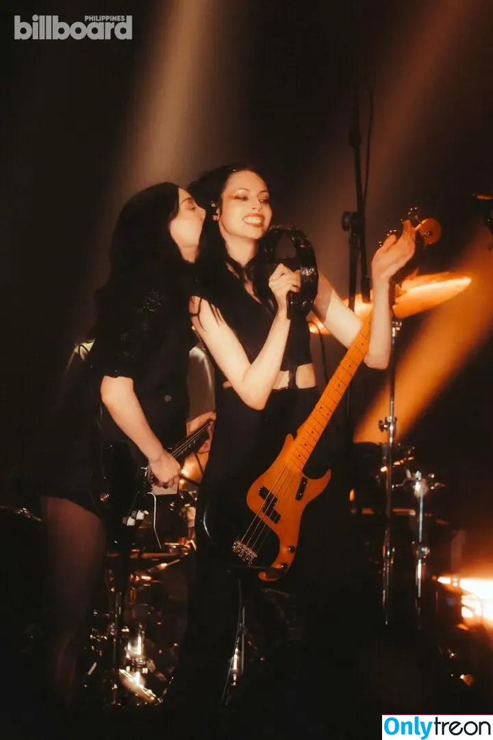 St Vincent голая photo #0165 (Annie Erin Clark / muddaub / st_vincent)