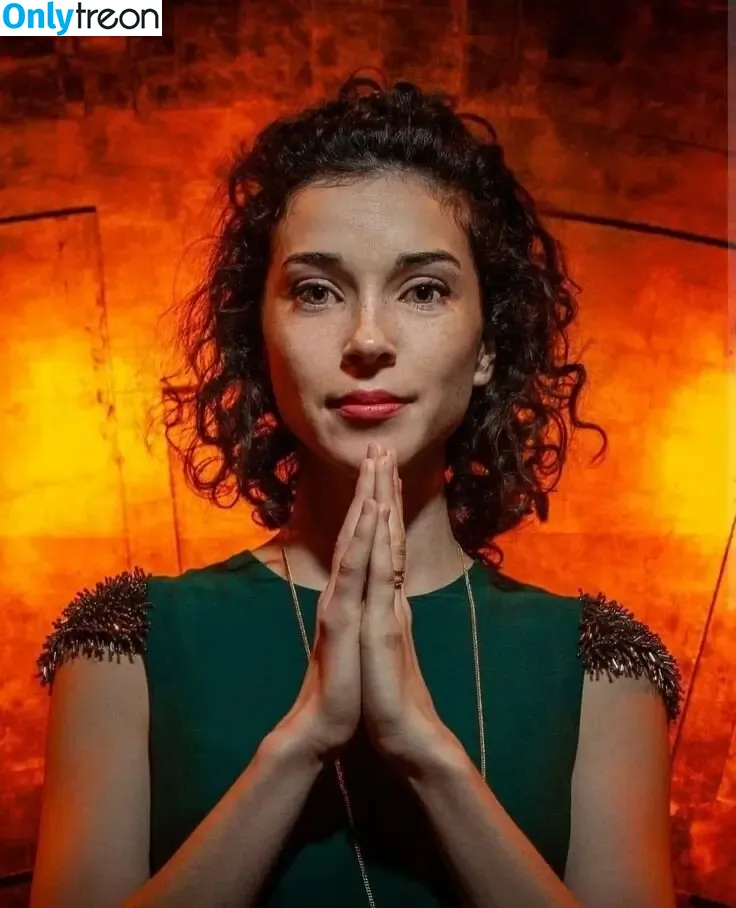 St Vincent nude photo #0210 (Annie Erin Clark / muddaub / st_vincent)