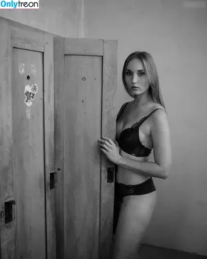Sta.larissa.offical nude photo #0008