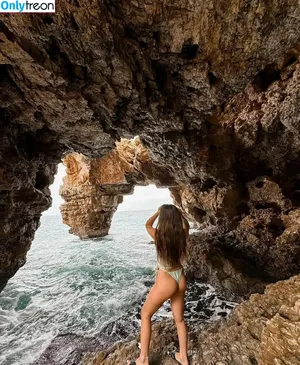 Stasiavuu nude photo #0012