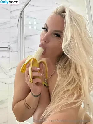 stefanianextdoorgirl / messygirlnextdoor nude photo #0006
