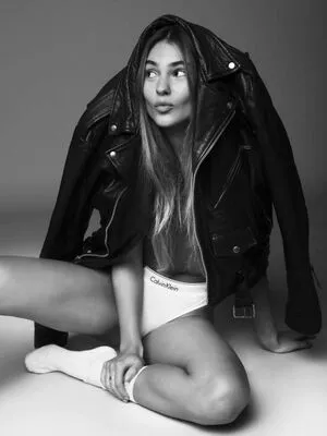 Stefanie Giesinger / stefaniegiesinger / steffigiesinger фото голая #0402